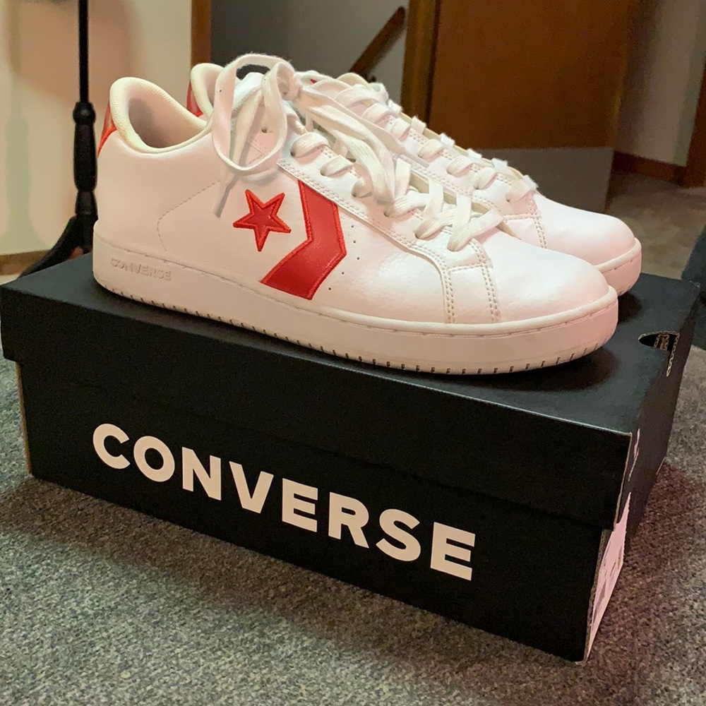 Converse EV3 OX Leather white/red Men’s 8.5 STYLE 162869C. Used. ⭐️